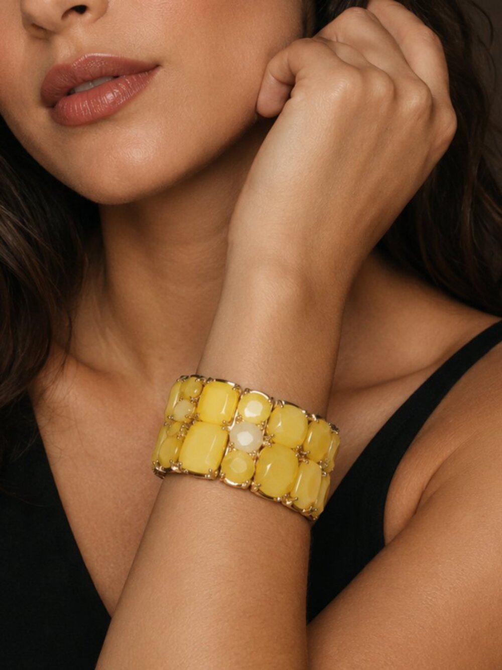 Vintage Gold Tone Stretch Yellow Acrylic Faceted Gem Bracelet